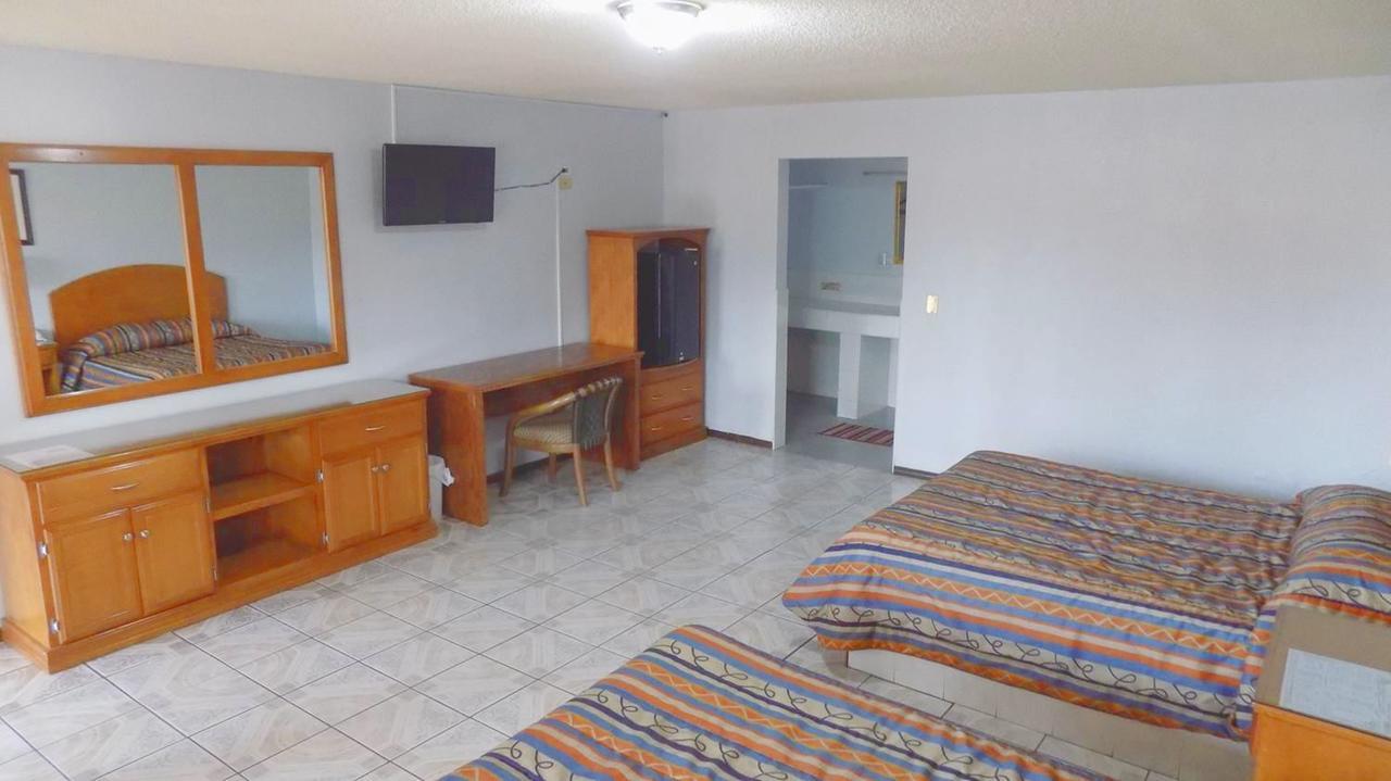 Hotel Del Camino Cuauhtémoc Eksteriør bilde