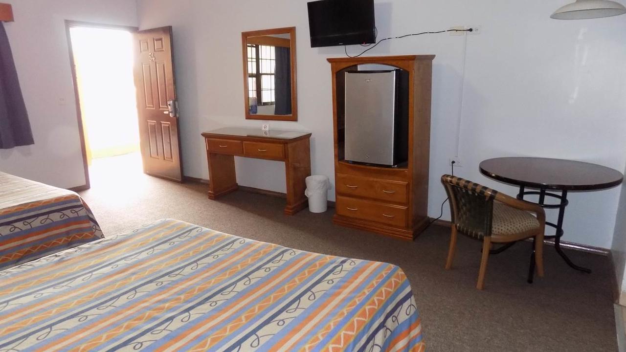Hotel Del Camino Cuauhtémoc Eksteriør bilde