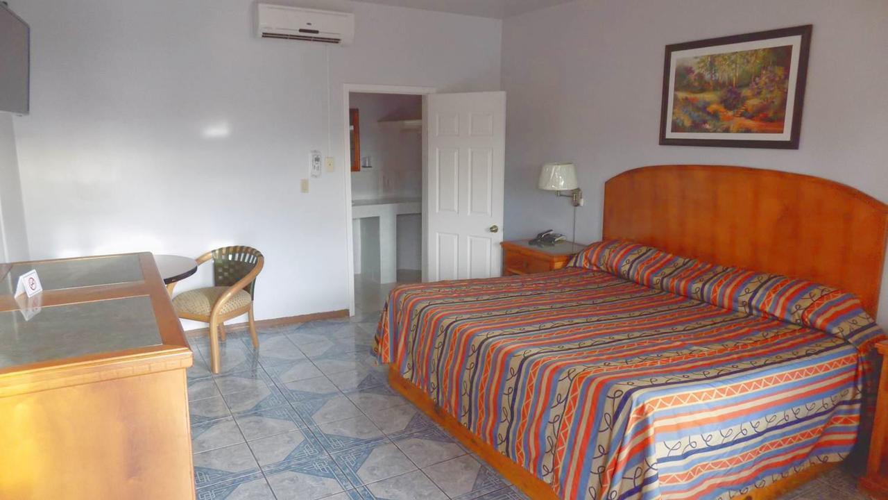 Hotel Del Camino Cuauhtémoc Eksteriør bilde