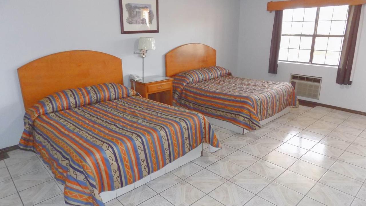 Hotel Del Camino Cuauhtémoc Eksteriør bilde