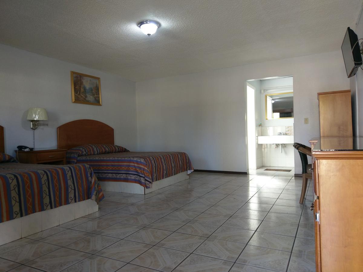 Hotel Del Camino Cuauhtémoc Eksteriør bilde