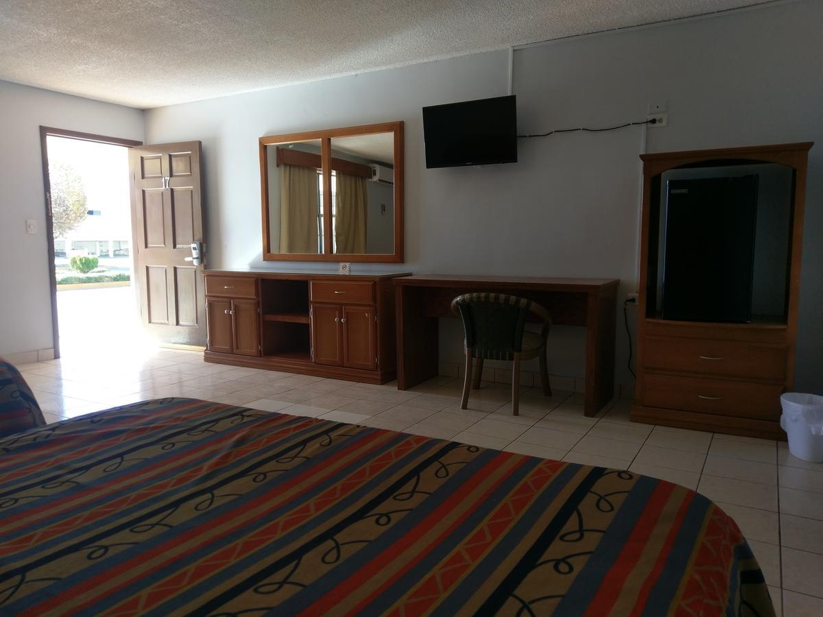 Hotel Del Camino Cuauhtémoc Eksteriør bilde