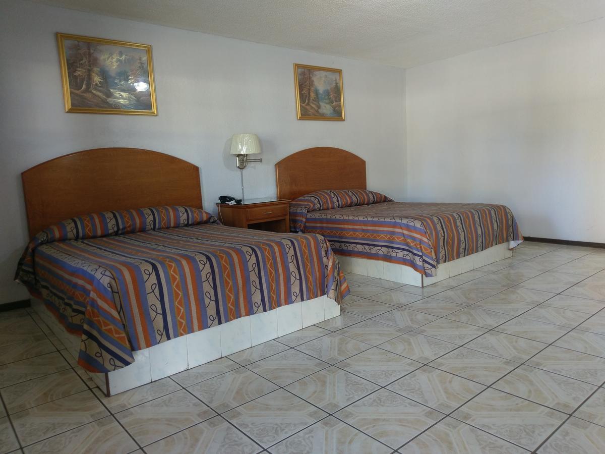 Hotel Del Camino Cuauhtémoc Eksteriør bilde